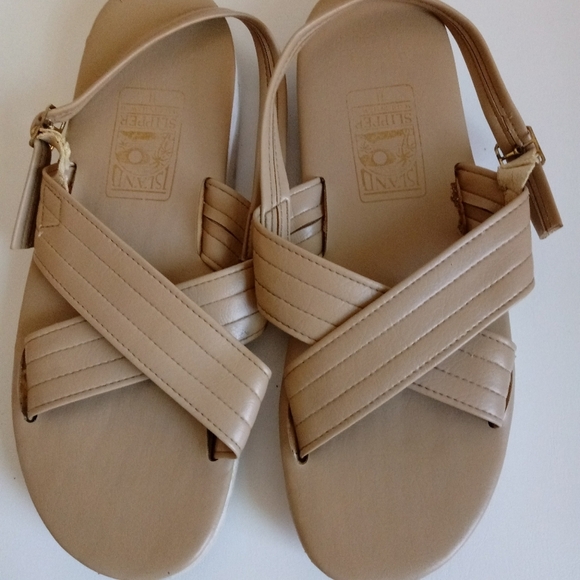 Sandals. - Picture 2 of 12